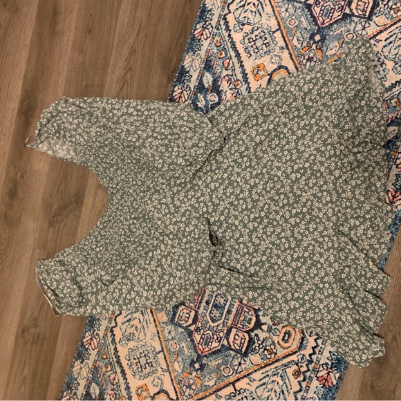 hollister dress - Picture 3 of 3